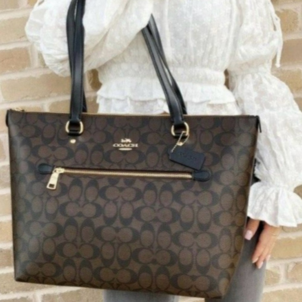 Coach Signature Tote Bag
